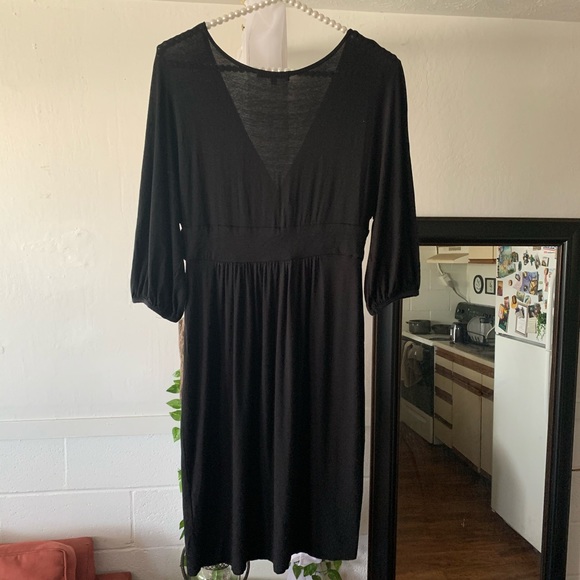 Vince Black V Neck Mini Dress - Picture 5 of 8